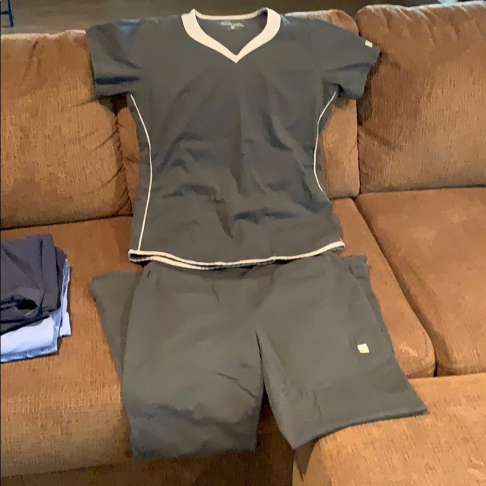 Buttersoft by uniformadvantage.com scrub set